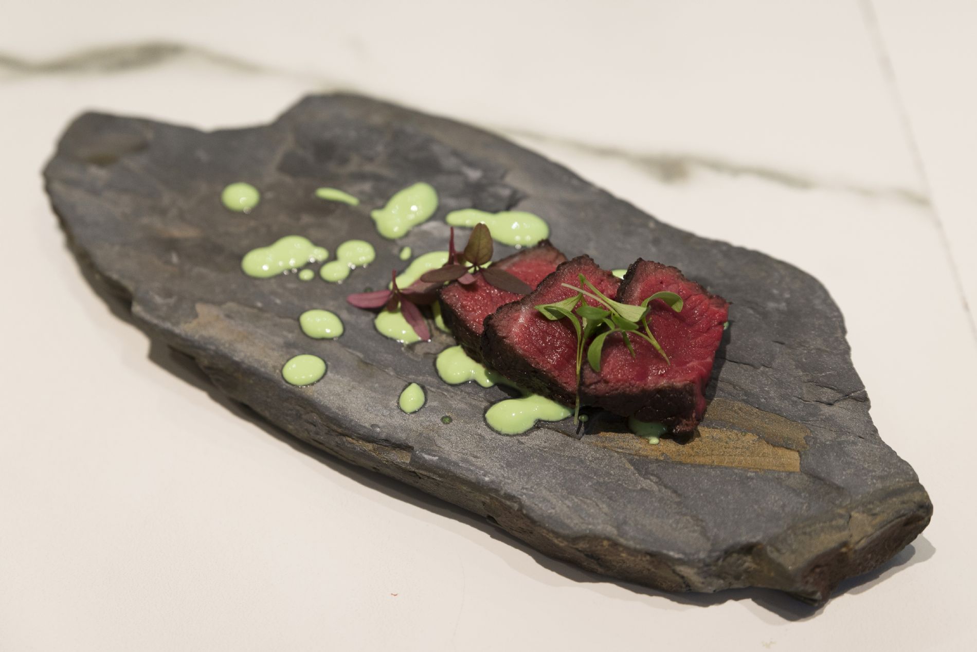 Recetas con carne de vacuno - Tataki de lomo bajo por Javier Aranda