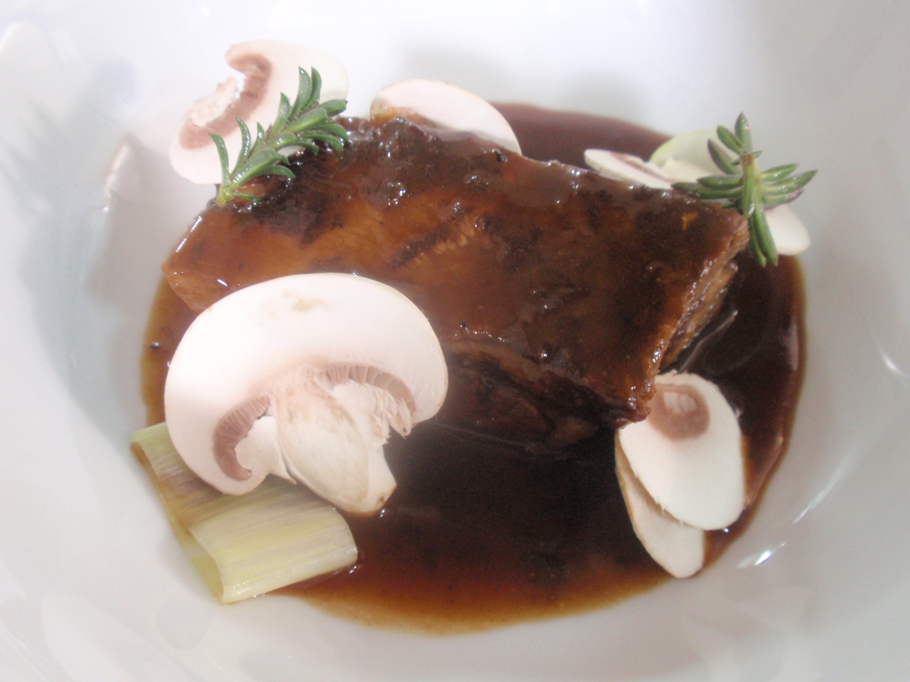 Receta con carne de vacuno - carrillera de ternera estofada por Miguel Angel de la Cruz